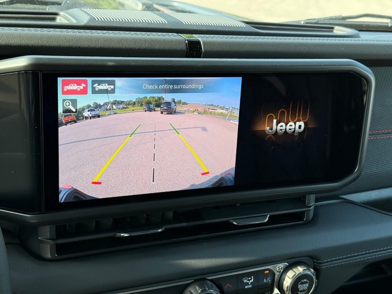 Jeep Gladiator Vehicle Image 19