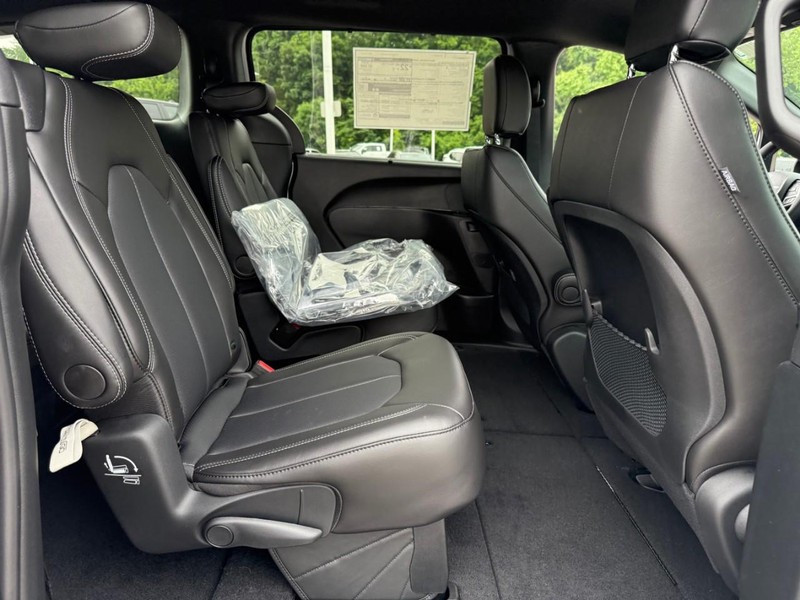 Chrysler Voyager Vehicle Image 07