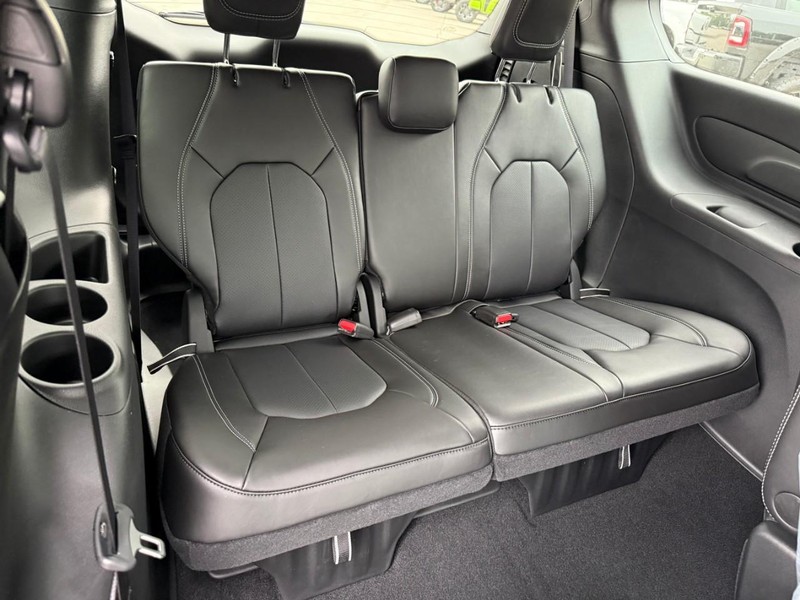 Chrysler Voyager Vehicle Image 08