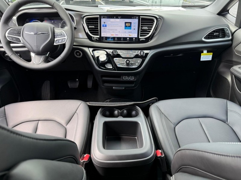 Chrysler Voyager Vehicle Image 08