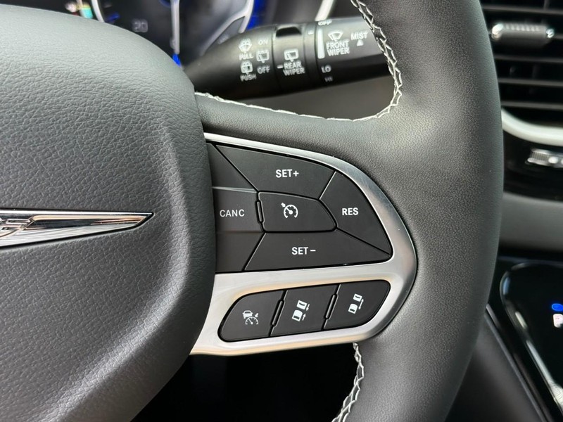 Chrysler Voyager Vehicle Image 16