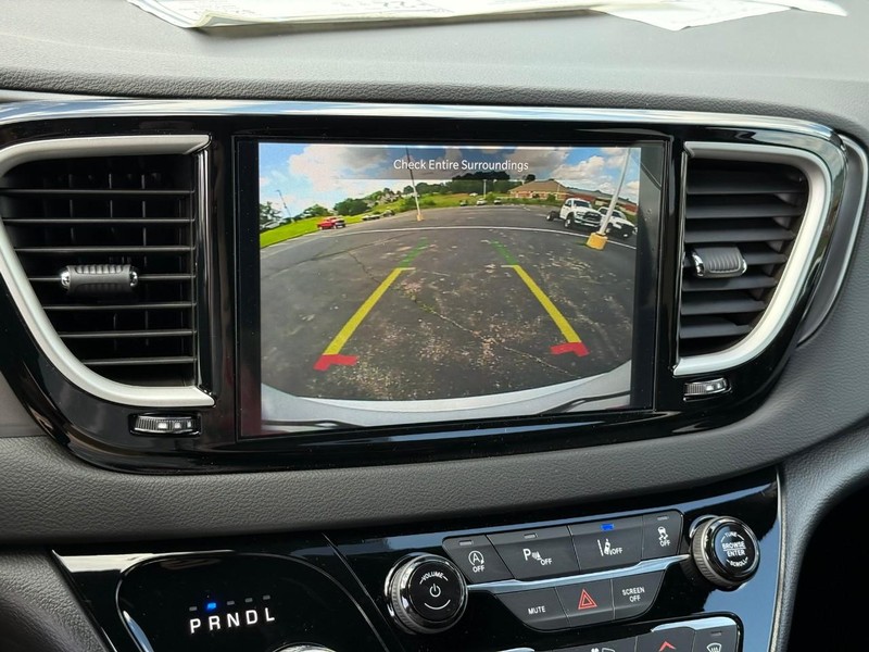 Chrysler Voyager Vehicle Image 18