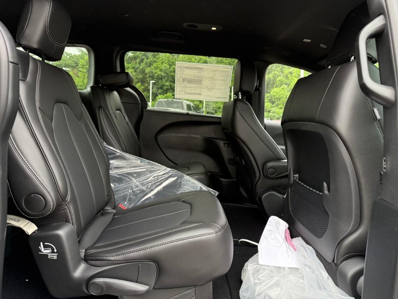 Chrysler Voyager Vehicle Image 07