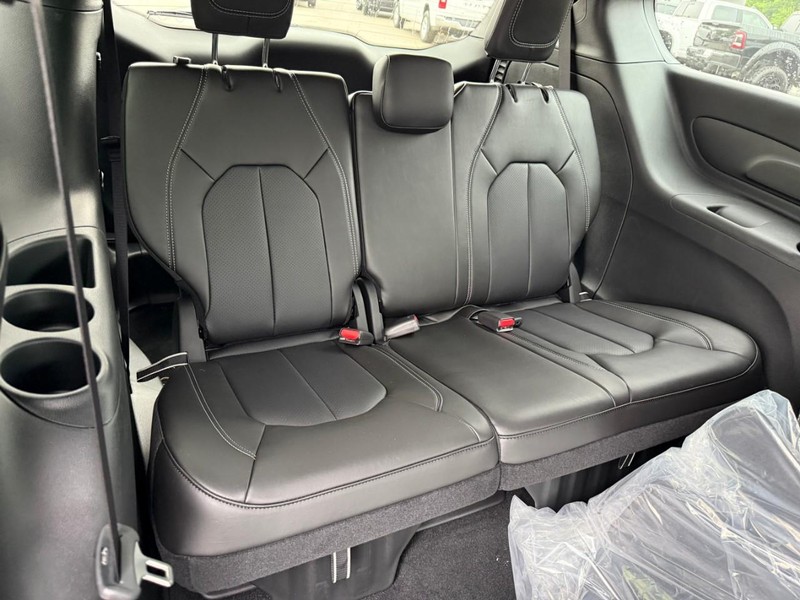 Chrysler Voyager Vehicle Image 08