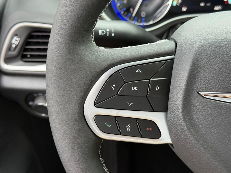 Chrysler Voyager Vehicle Image 17