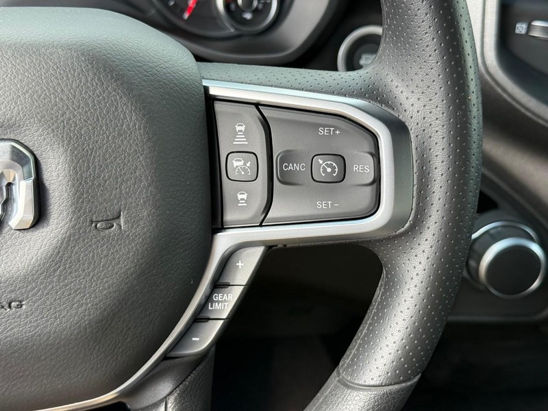 Ram 1500 Vehicle Image 16