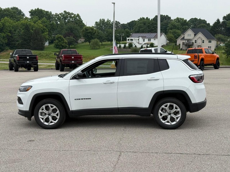 Jeep Compass Vehicle Image 03