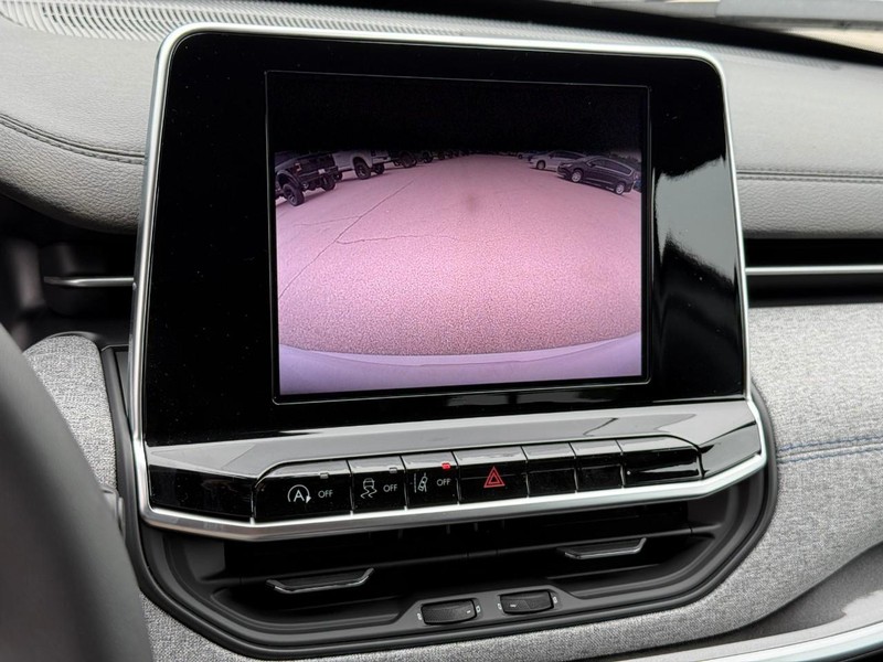Jeep Compass Vehicle Image 18