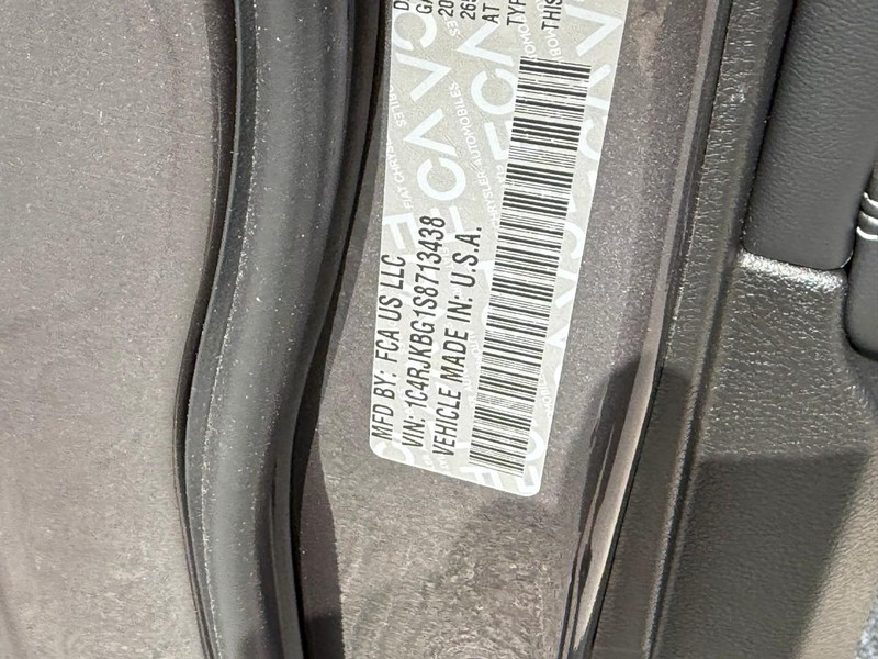 Jeep Grand Cherokee L Vehicle Image 20