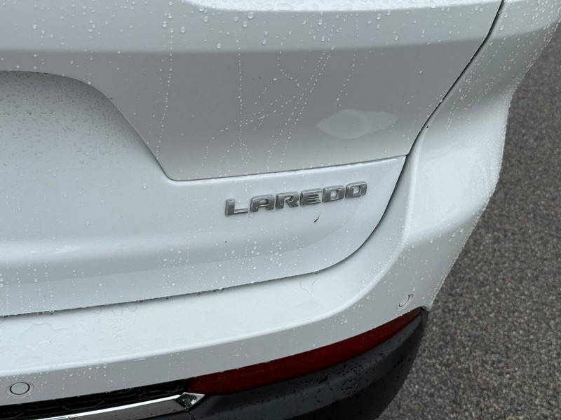 Jeep Grand Cherokee L Vehicle Image 07