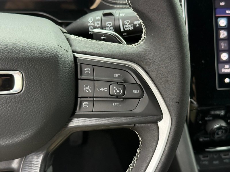 Jeep Grand Cherokee L Vehicle Image 20