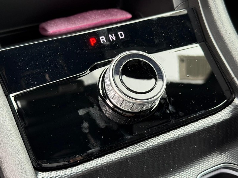 Jeep Grand Cherokee L Vehicle Image 21