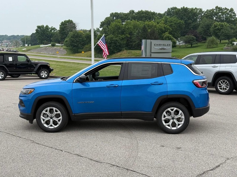 Jeep Compass Vehicle Image 03