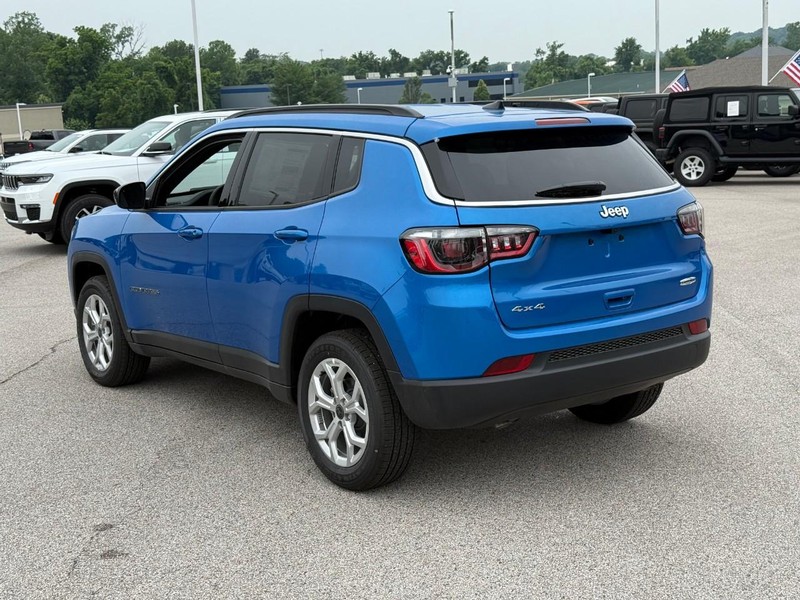 Jeep Compass Vehicle Image 04