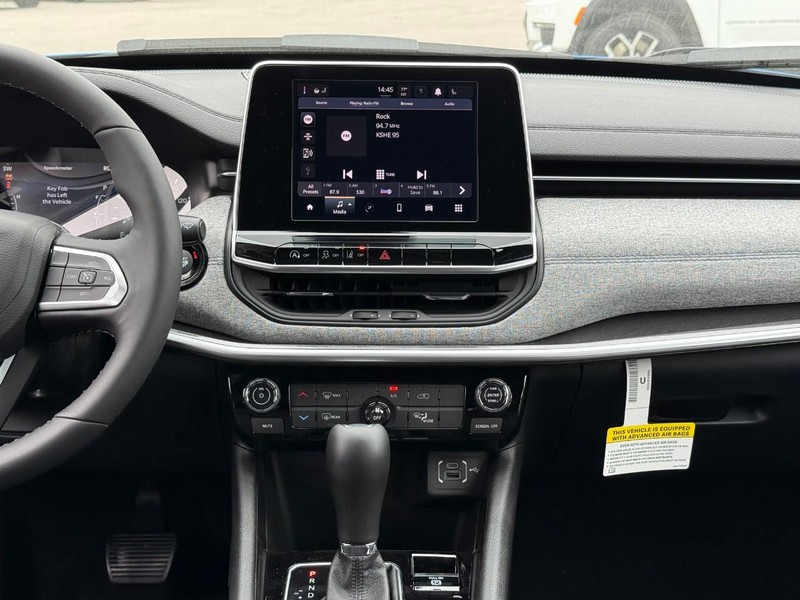 Jeep Compass Vehicle Image 12