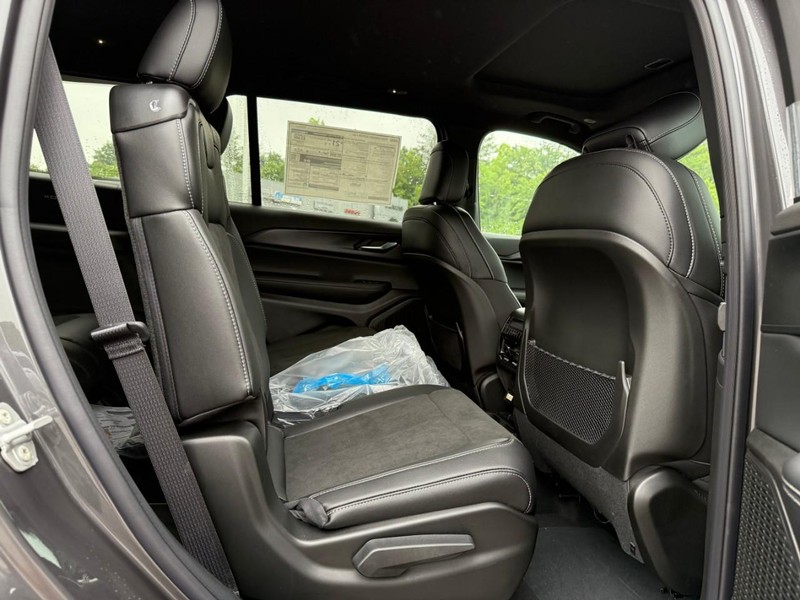 Jeep Grand Cherokee L Vehicle Image 07