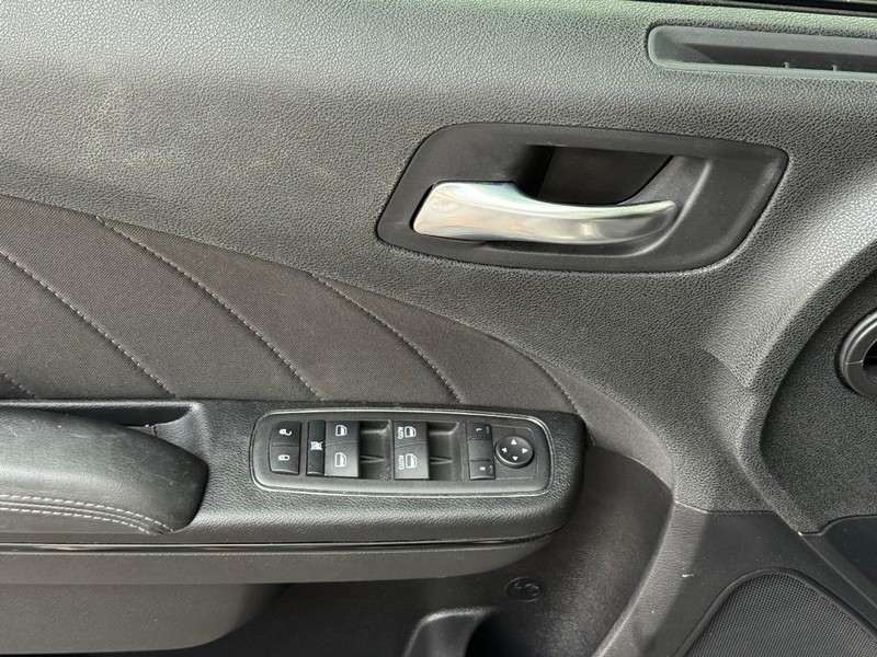 Dodge Charger Vehicle Image 18