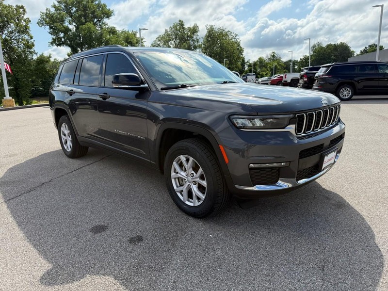 Jeep Grand Cherokee L Vehicle Image 12