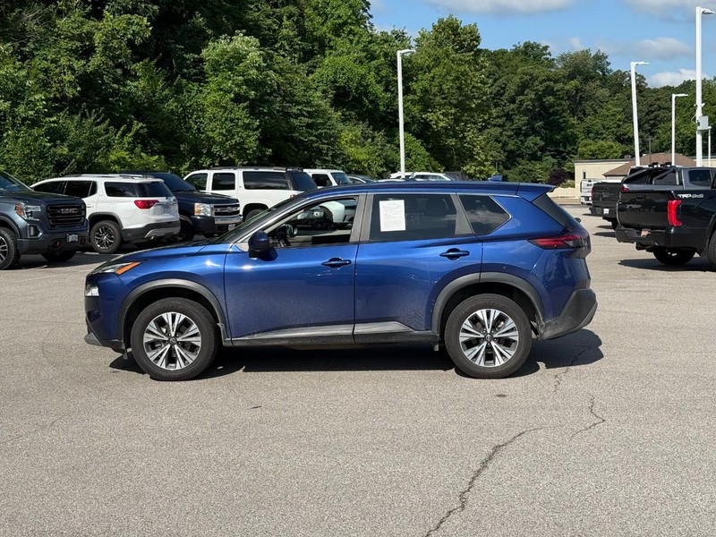 Nissan Rogue Vehicle Image 03