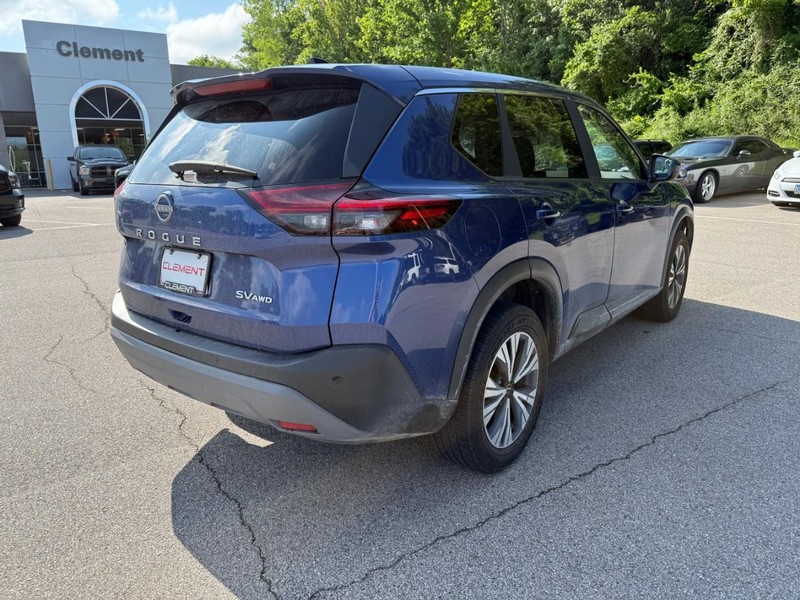 Nissan Rogue Vehicle Image 09