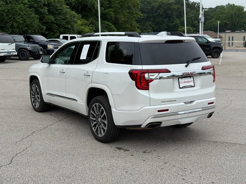 GMC Acadia Vehicle Image 04