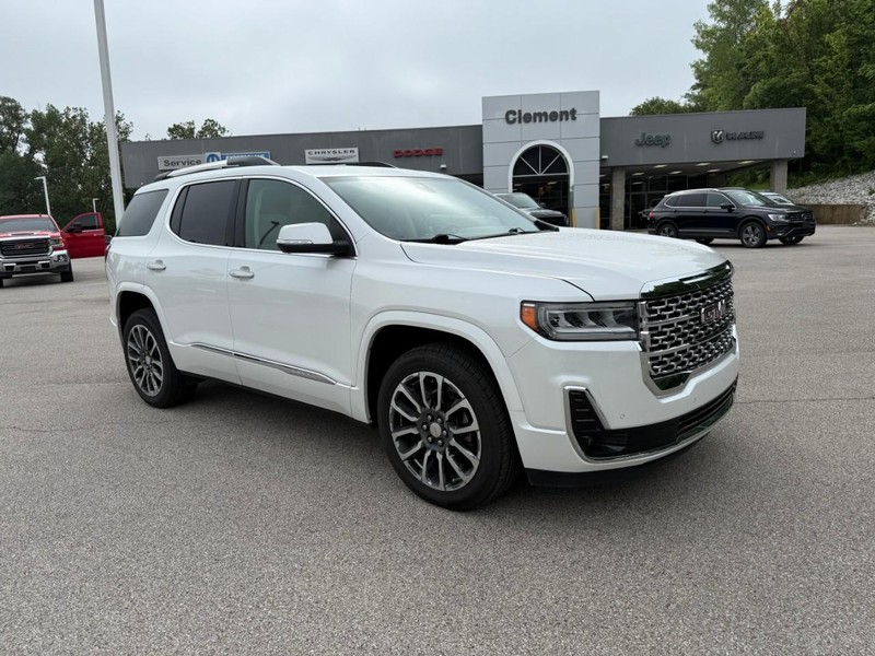 GMC Acadia Vehicle Image 11