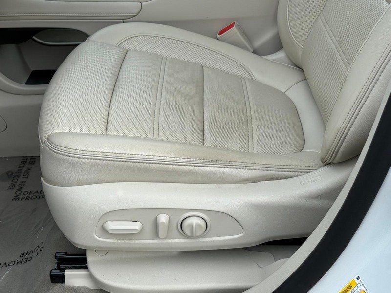 GMC Acadia Vehicle Image 20