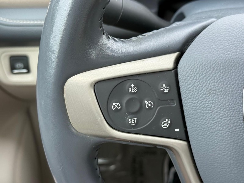 GMC Acadia Vehicle Image 22