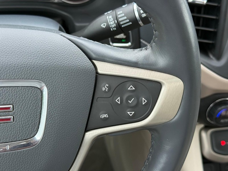 GMC Acadia Vehicle Image 23