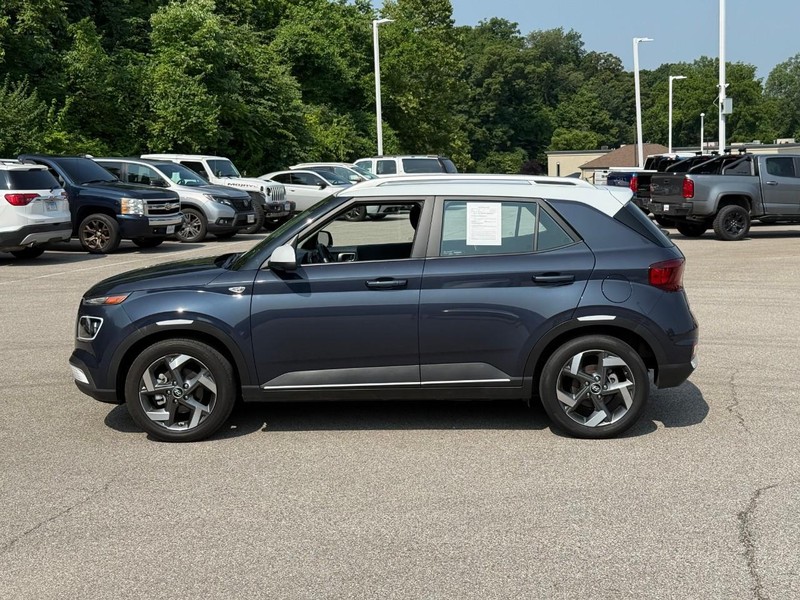 Hyundai Venue Vehicle Image 03