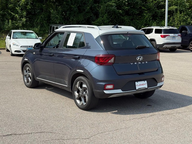 Hyundai Venue Vehicle Image 04