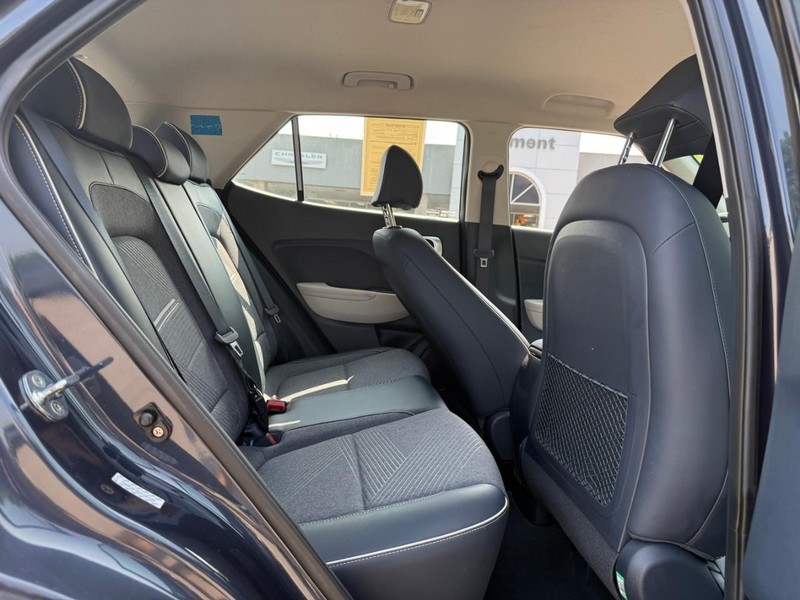 Hyundai Venue Vehicle Image 13