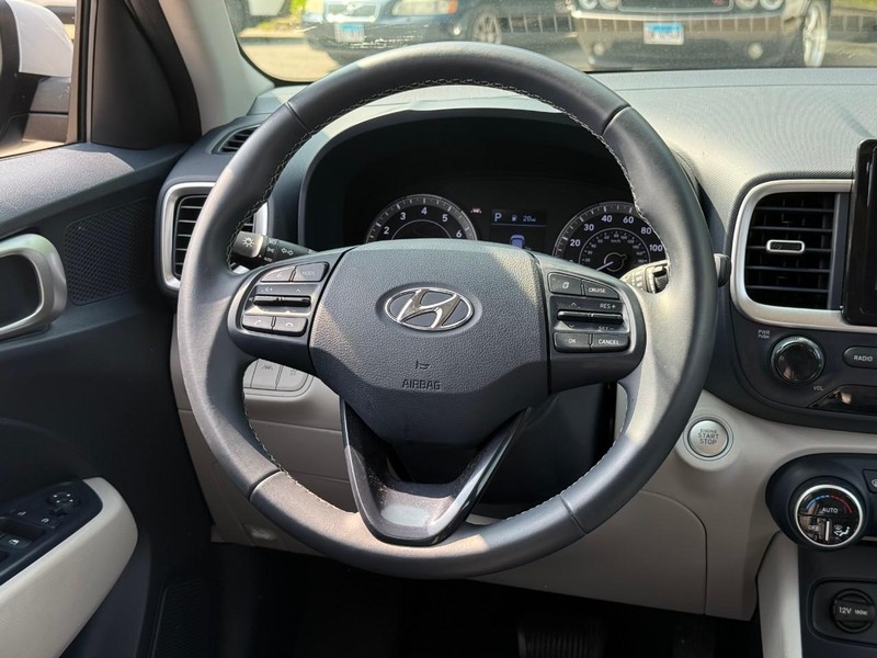 Hyundai Venue Vehicle Image 15