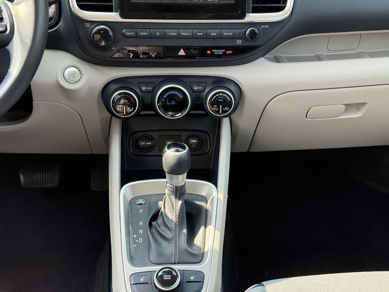 Hyundai Venue Vehicle Image 17