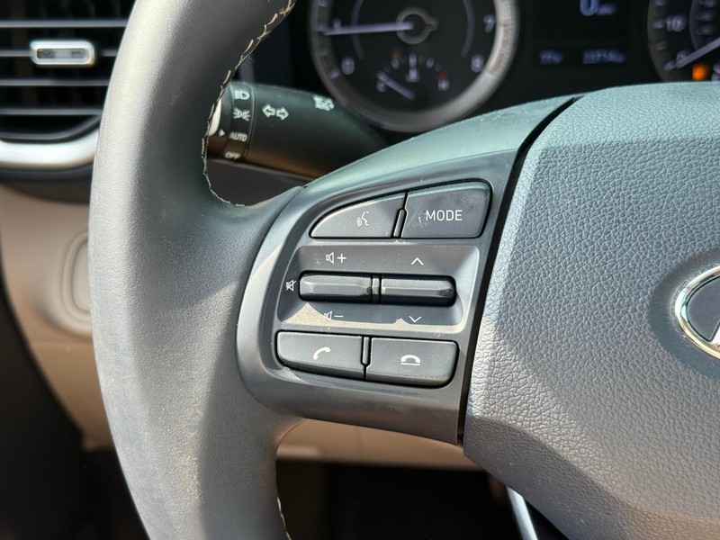 Hyundai Venue Vehicle Image 21