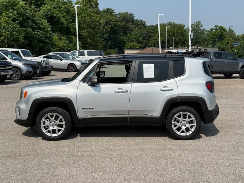 Jeep Renegade Vehicle Image 03