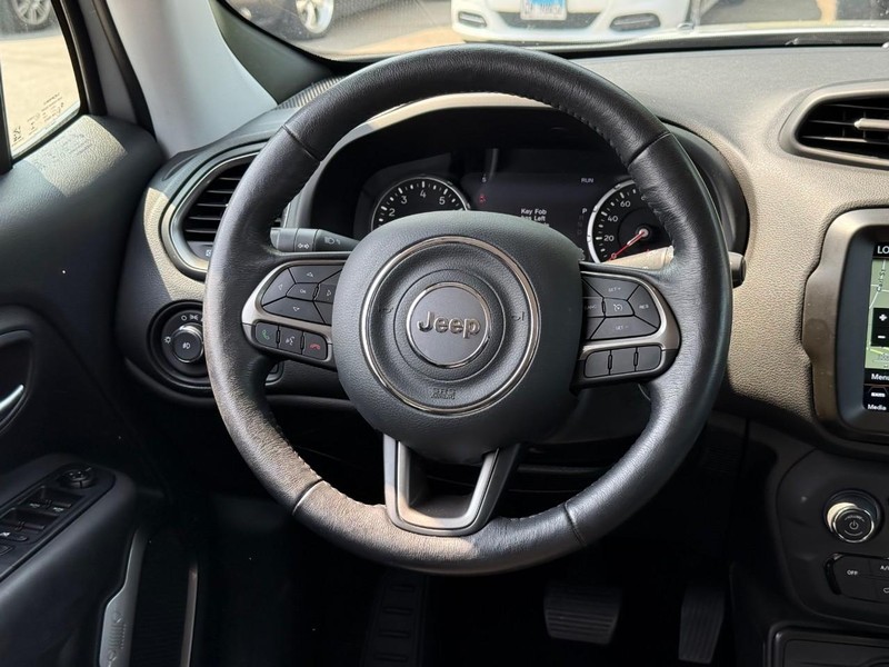 Jeep Renegade Vehicle Image 16
