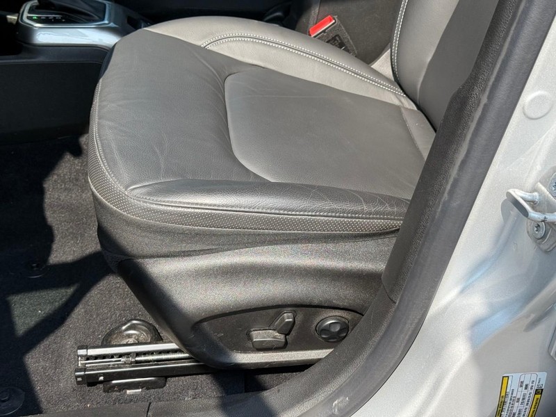 Jeep Renegade Vehicle Image 21