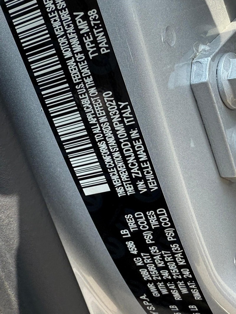 Jeep Renegade Vehicle Image 27