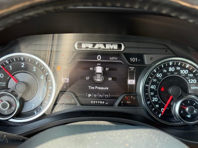 Ram 1500 Vehicle Image 23