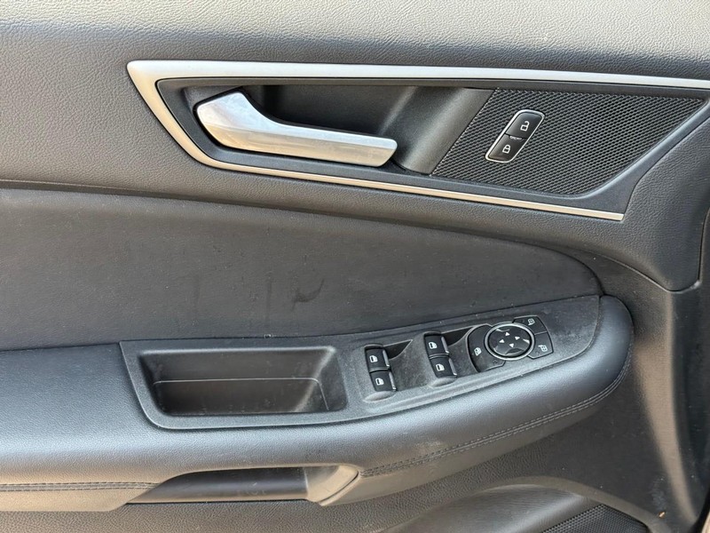 Ford Edge Vehicle Image 13