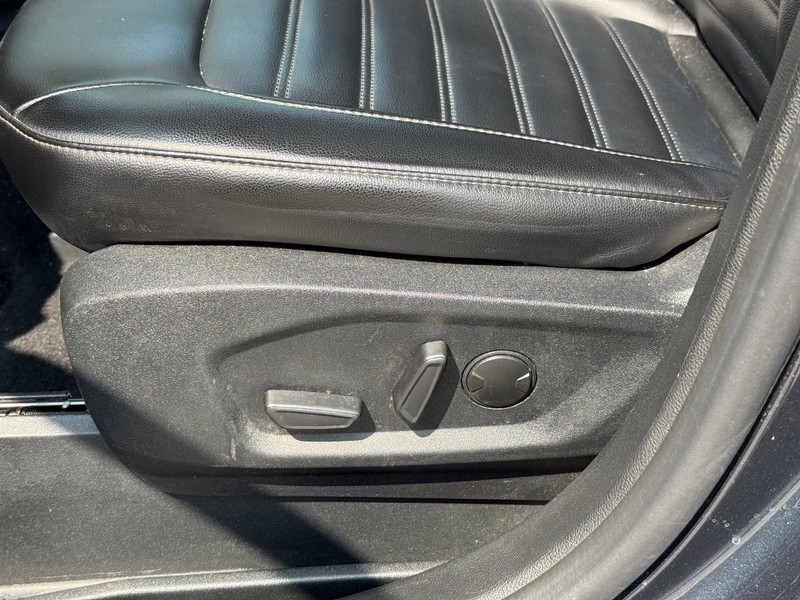 Ford Edge Vehicle Image 15