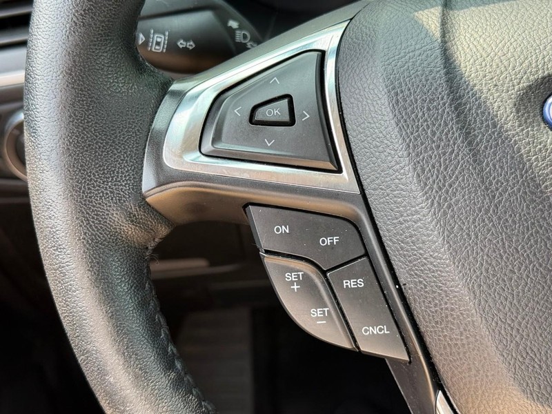 Ford Edge Vehicle Image 17