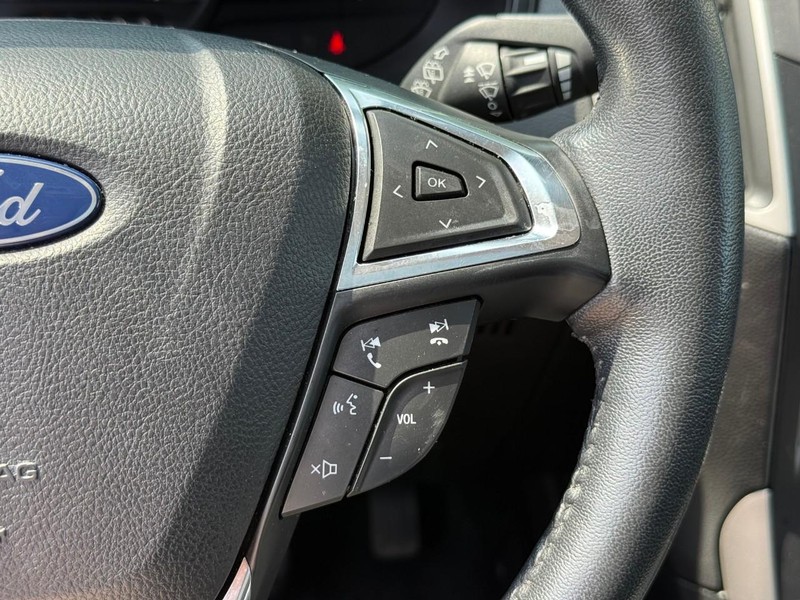 Ford Edge Vehicle Image 18