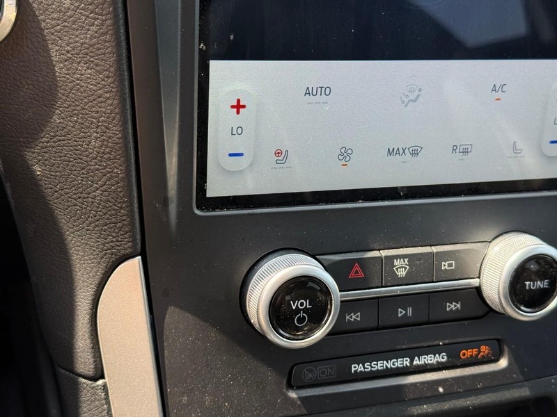 Ford Edge Vehicle Image 20