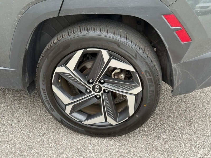 Hyundai Tucson Hybrid Vehicle Image 05