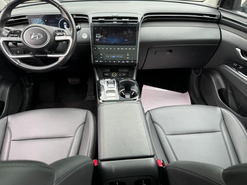 Hyundai Tucson Hybrid Vehicle Image 15