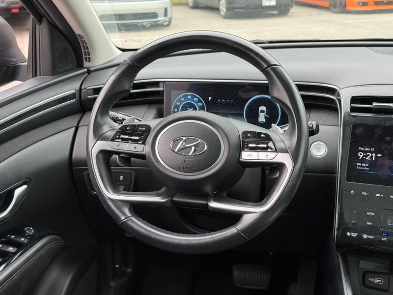 Hyundai Tucson Hybrid Vehicle Image 16