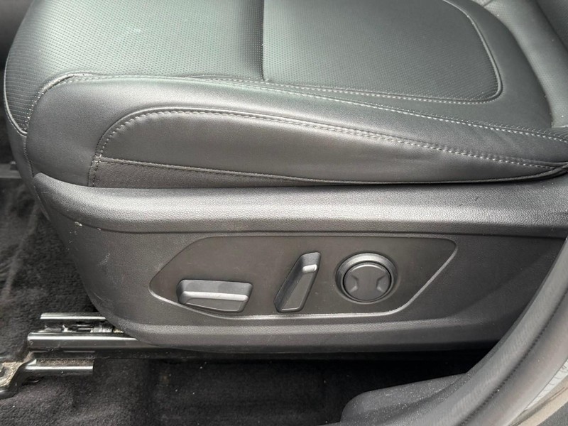 Hyundai Tucson Hybrid Vehicle Image 21