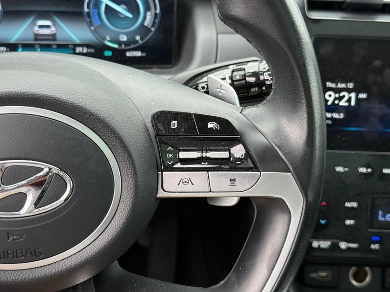 Hyundai Tucson Hybrid Vehicle Image 23